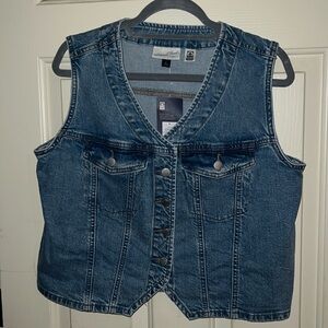 Universal Threads denim vest NWOT